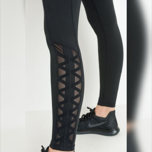 Hybrid Mesh & Lattice Straps Full Pocket Leggings - Picture 3 of 6